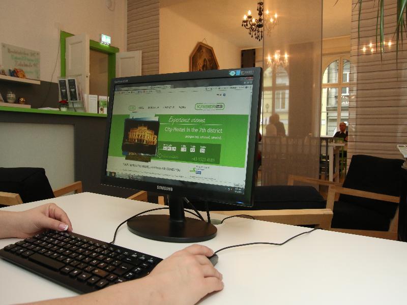 Hostel & Guesthouse Kaiser 23 Виена Екстериор снимка