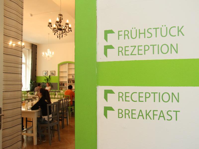 Hostel & Guesthouse Kaiser 23 Виена Екстериор снимка