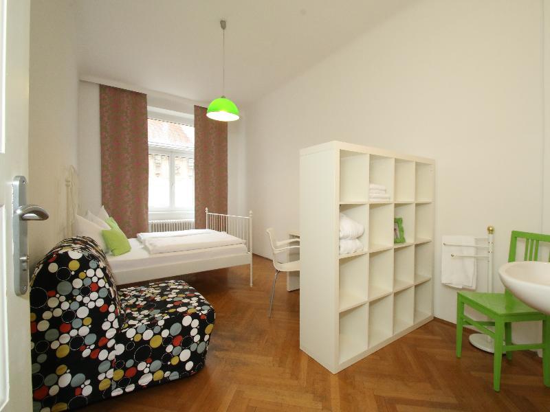 Hostel & Guesthouse Kaiser 23 Виена Екстериор снимка