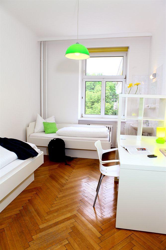 Hostel & Guesthouse Kaiser 23 Виена Екстериор снимка