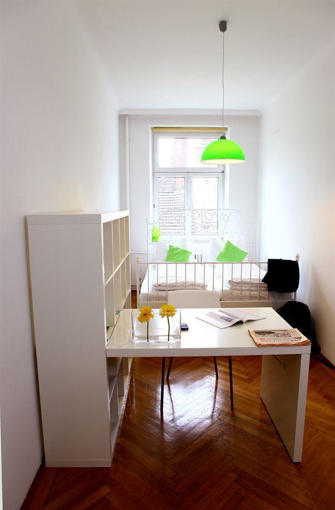 Hostel & Guesthouse Kaiser 23 Виена Екстериор снимка