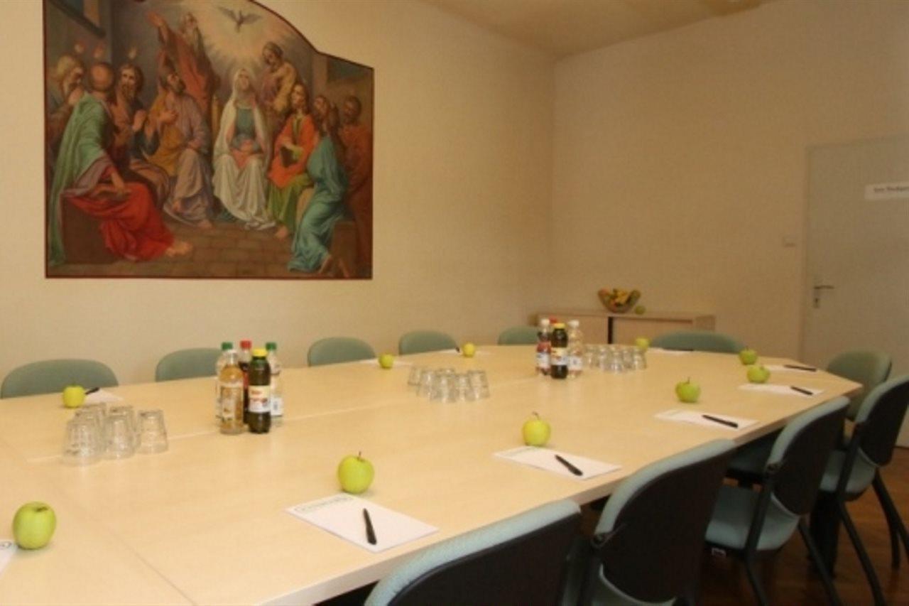 Hostel & Guesthouse Kaiser 23 Виена Екстериор снимка